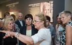 musei-istituzioni/palazzo-della-permanente-milano/thumb/thumb_domenica-con-adriana-garammone-giovanna-vilasi-e-carmen-galimberti_145x91.jpg